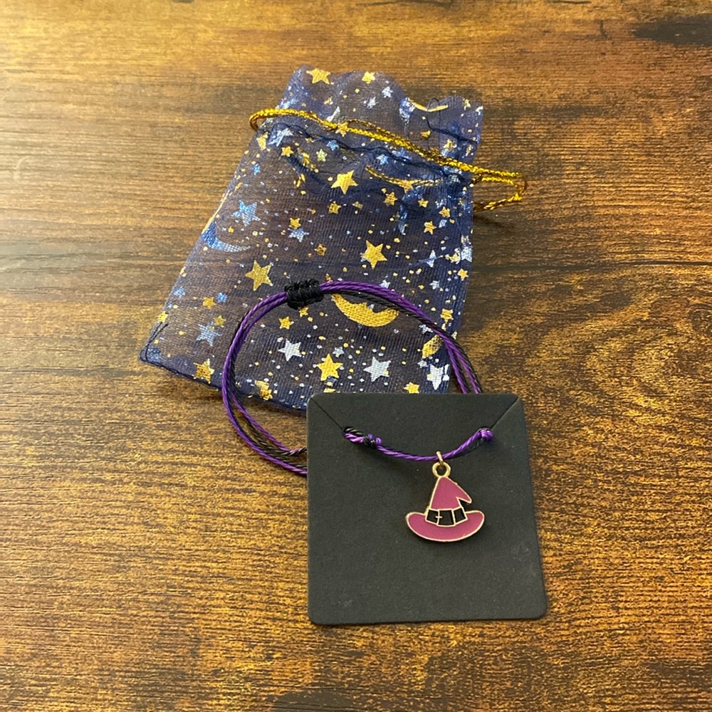 Witch hat adjustable pull cord bracelet